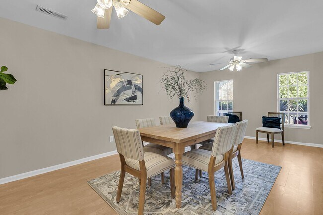 Foto del edificio - 5204 Carlisle Ct