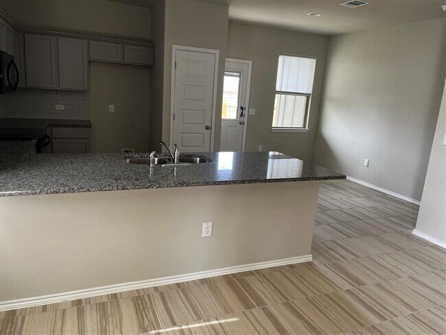 Building Photo - 1704 Davidson Ranch Rd