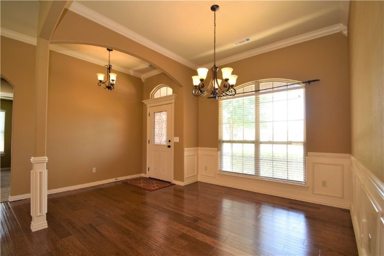 Primary Photo - 1261 Coventry Ln