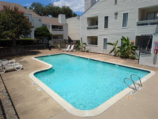 Foto del edificio - 7431 Holly Hill Dr