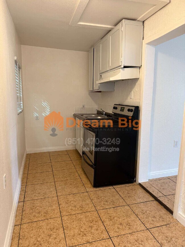 Foto del edificio - 14653 Washington Dr