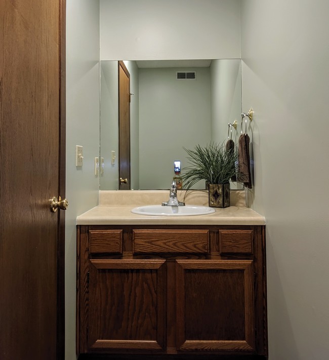 Half Bath - 6725 W Shade Ln