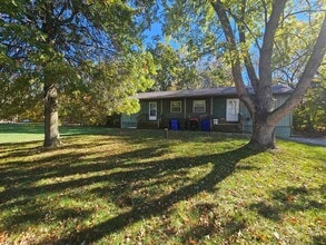 Building Photo - 4790 Sunnybrook Rd