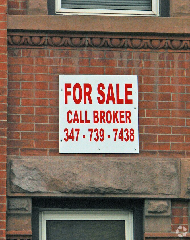 Building Photo - 571 Driggs Ave