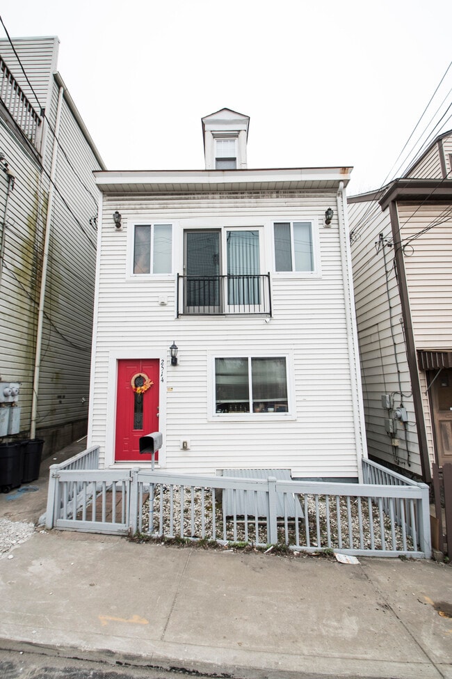 Building Photo - 2514 Josephine St