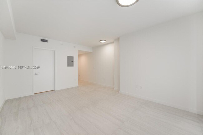 Foto del edificio - 77 SE 5th St