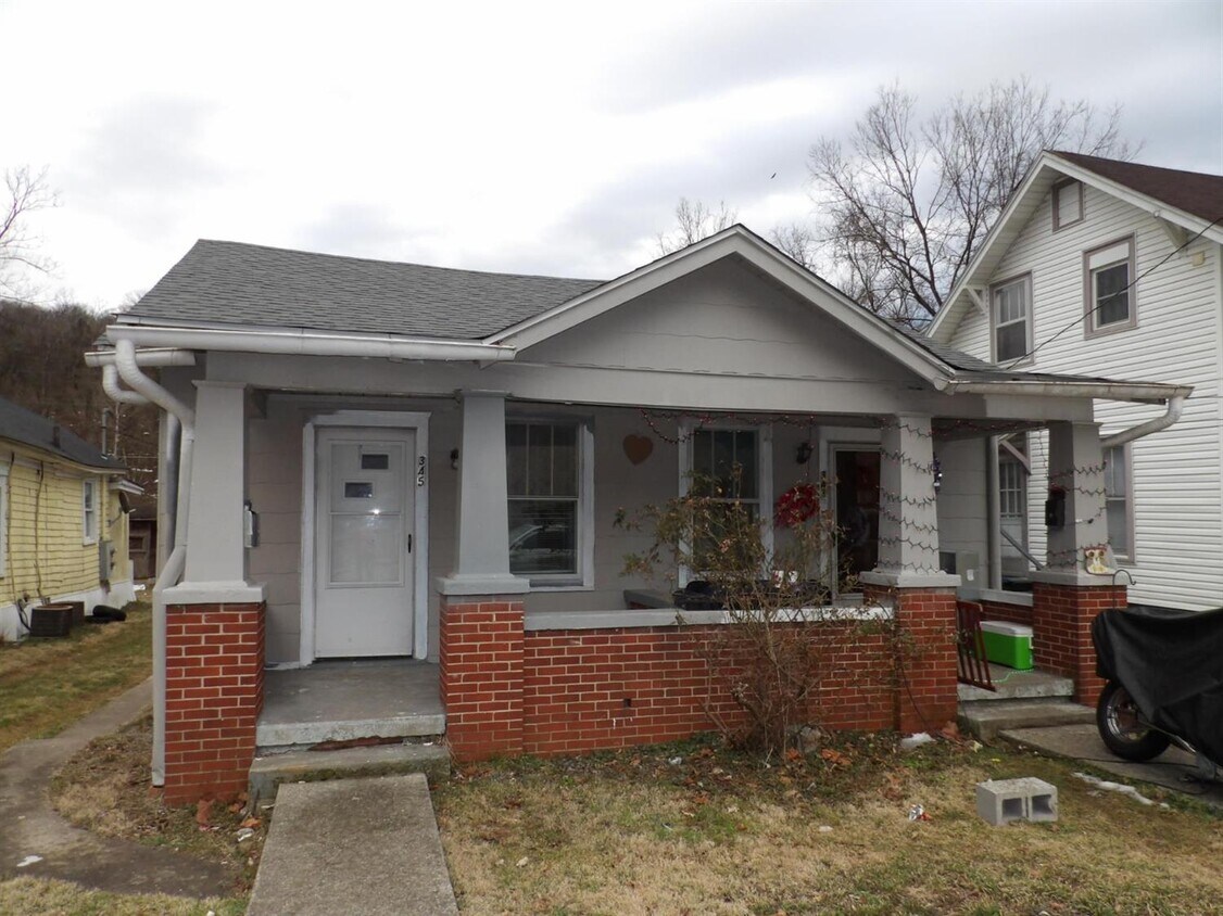 Primary Photo - 345 Holmes St