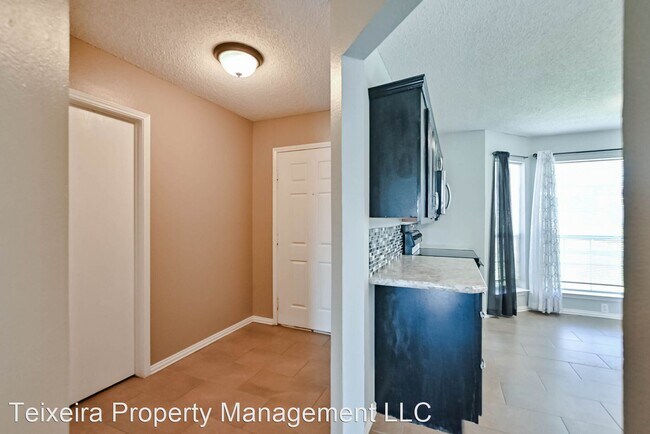 Building Photo - 3 br, 2 bath House - 208 Yosemite Drive