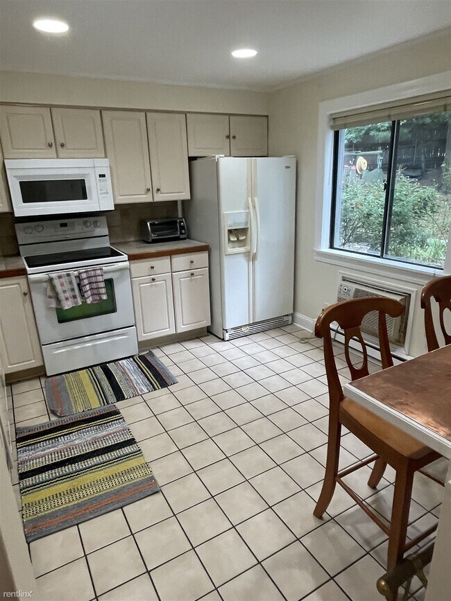 Foto del edificio - 2 br, 1 bath Condo - 24 Camp Street 5