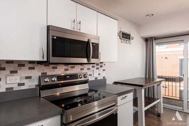 Foto del edificio - 1702 Mill St