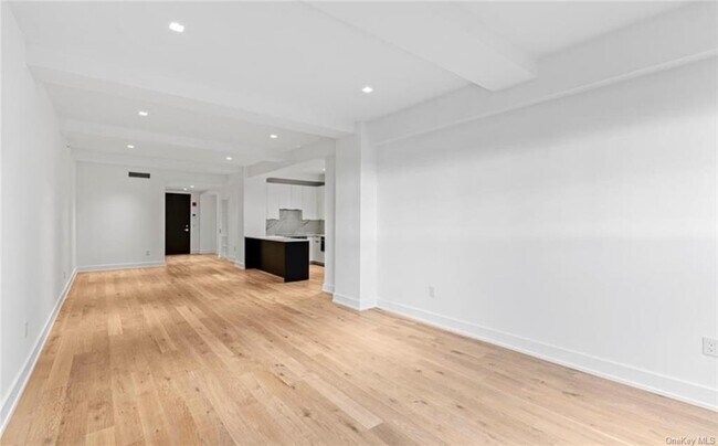Foto del edificio - 100 Pondfield Rd