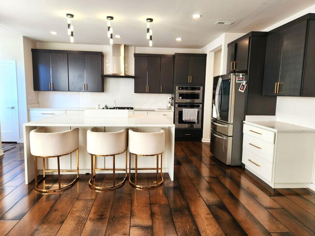 Foto del edificio - Beautiful 5 Bedroom, 3 Bath Toll Brothers ...