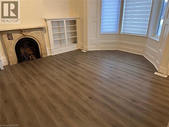 Building Photo - 240 Dalhousie St