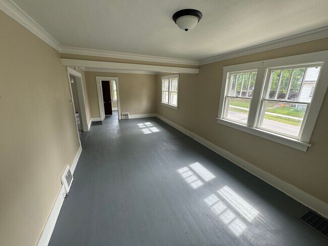 Building Photo - Missouri House