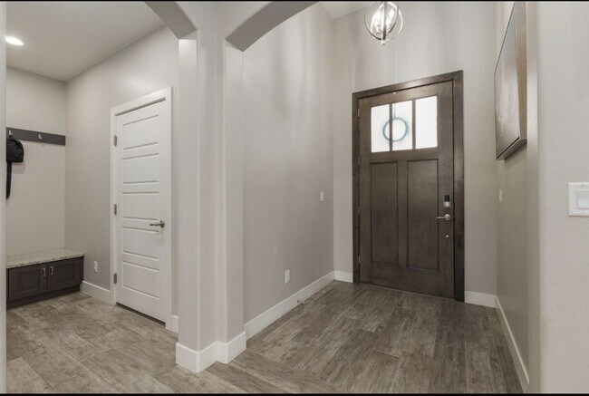 Building Photo - CUL-DE-SAC LIVING & RV PARKING