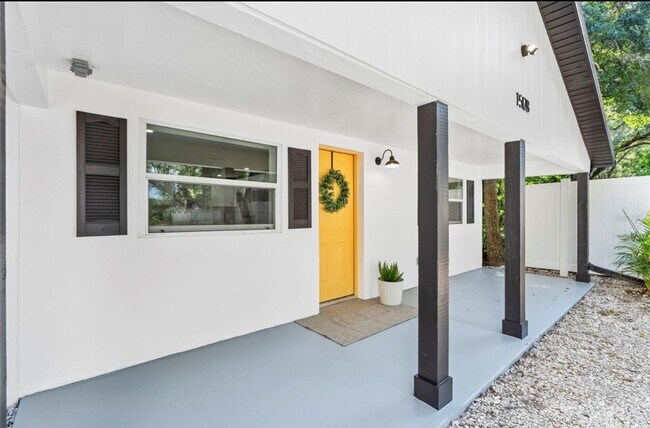 Foto del edificio - Modern 2-Bedroom Duplex w/ BRAND NEW Washer & Dryer – Quiet, Safe Area in Seminole Heights