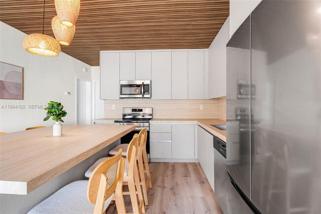 Building Photo - 1275 Marseille Dr