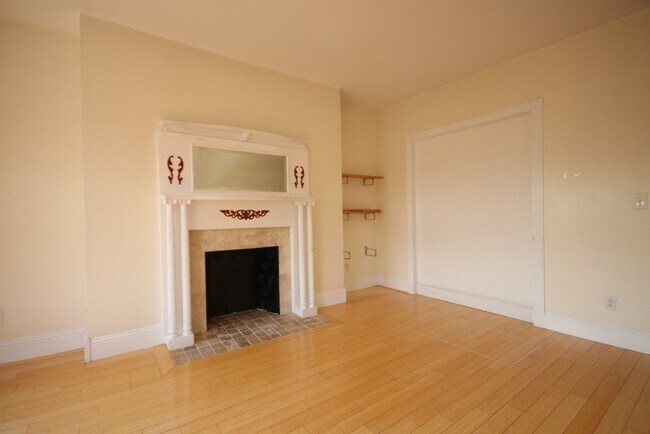 Building Photo - 156 Harvard St