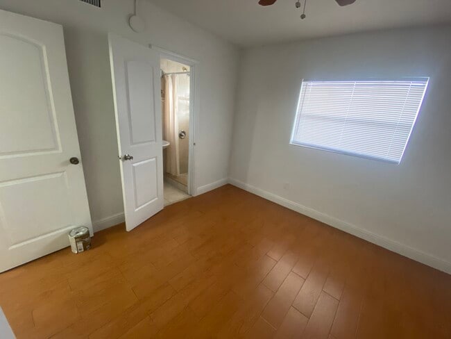 Building Photo - 680 Miller Dr