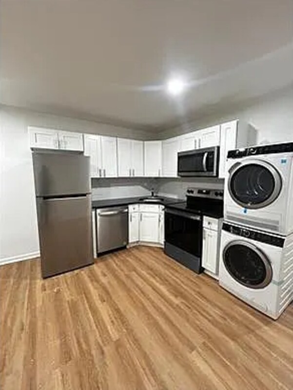 Building Photo - 1420 W Girard Ave