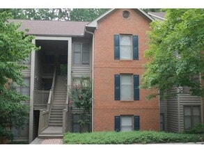 Building Photo - 901 Garden Ct