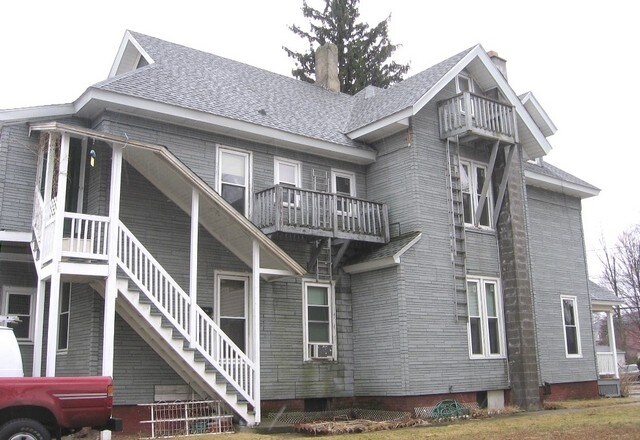 Building Photo - 1064 Park