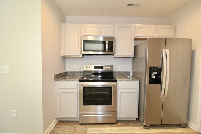 Foto del edificio - 3015 Locust Grv Ct