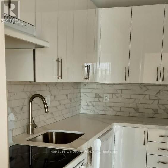 Building Photo - 65 N Service Rd