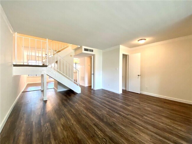 Building Photo - 9535 Quail Village Ln