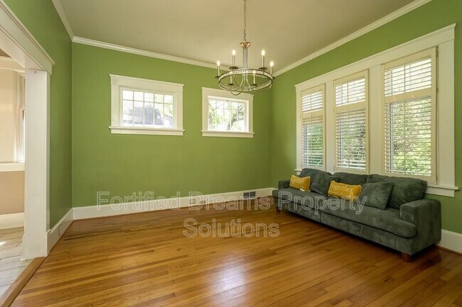 Building Photo - 103 S Sunset Dr