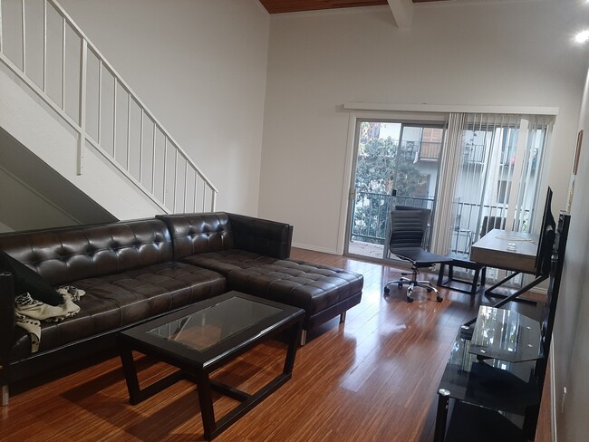 Foto del edificio - 5460 White Oak Ave