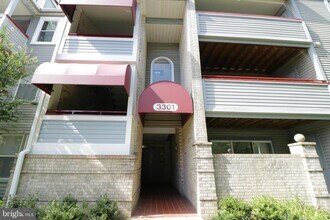 Building Photo - 3301 Sir Thomas Dr
