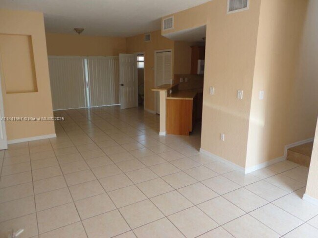Foto del edificio - 650 SW 7th Terrace