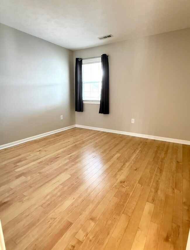 Foto del edificio - 517 White River Dr