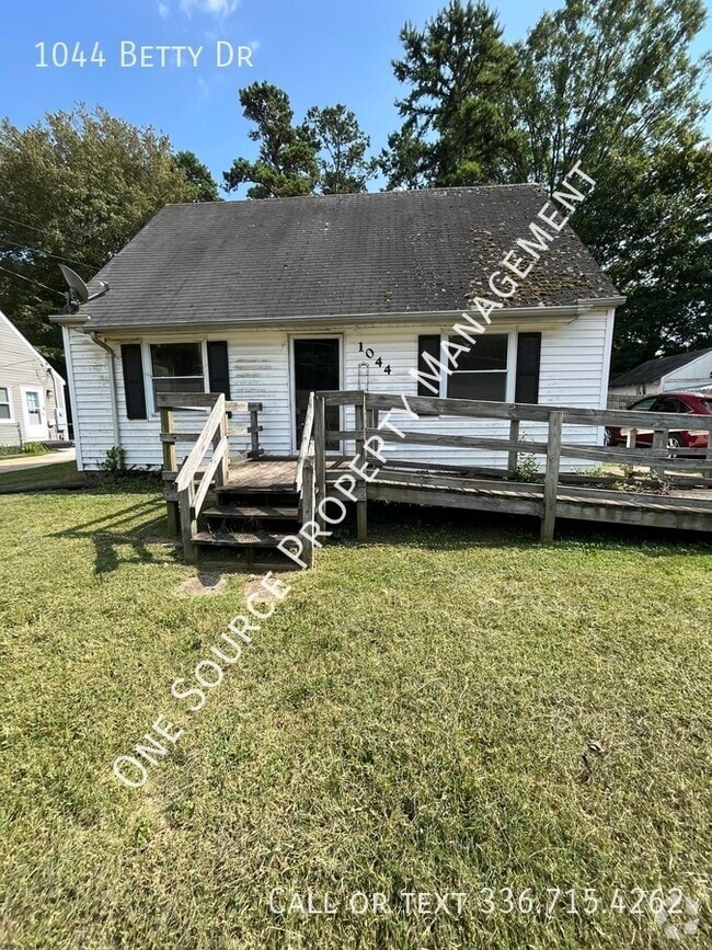 Building Photo - 1044 Betty Dr