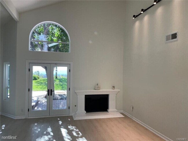 Building Photo - 4 br, 3 bath House - 12901 Louise Ave