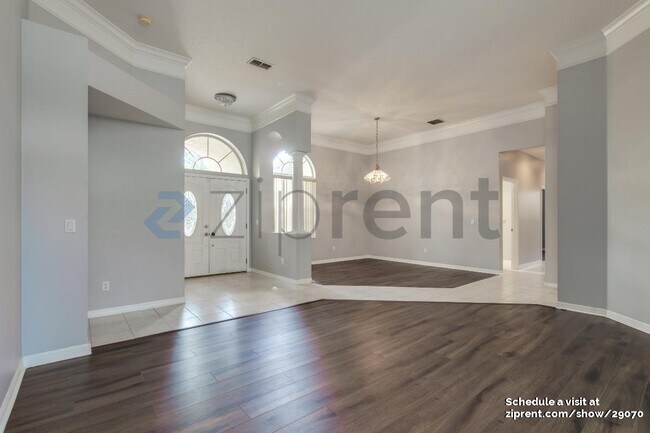 Foto del edificio - 10443 Emerald Woods Ave