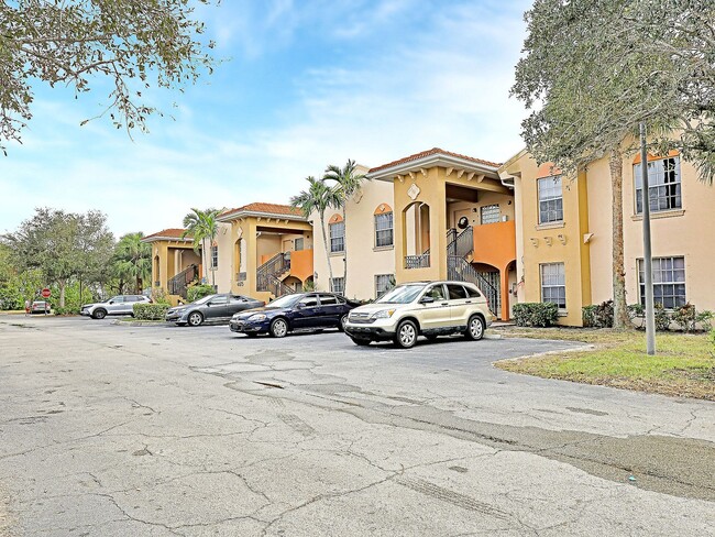 Building Photo - Villas at Venezia 4175-106