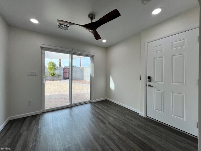 Building Photo - 3 br, 2 bath House - 2204 North Normal Avenue