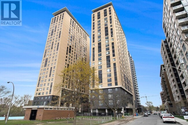 Building Photo - 105 Champagne Ave S