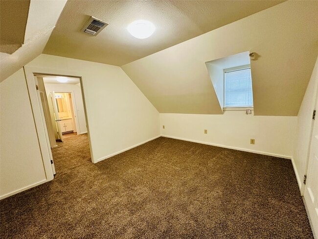 Foto del edificio - 402 S Bryan-Belt Line Rd