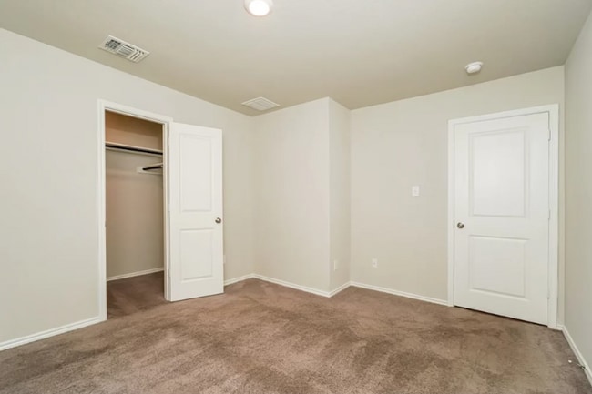 Foto del edificio - 7347 Plata Cir