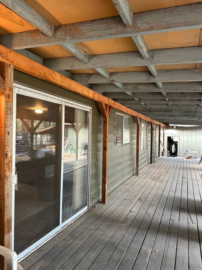 Foto del edificio - 18515 Freight Rd Ln