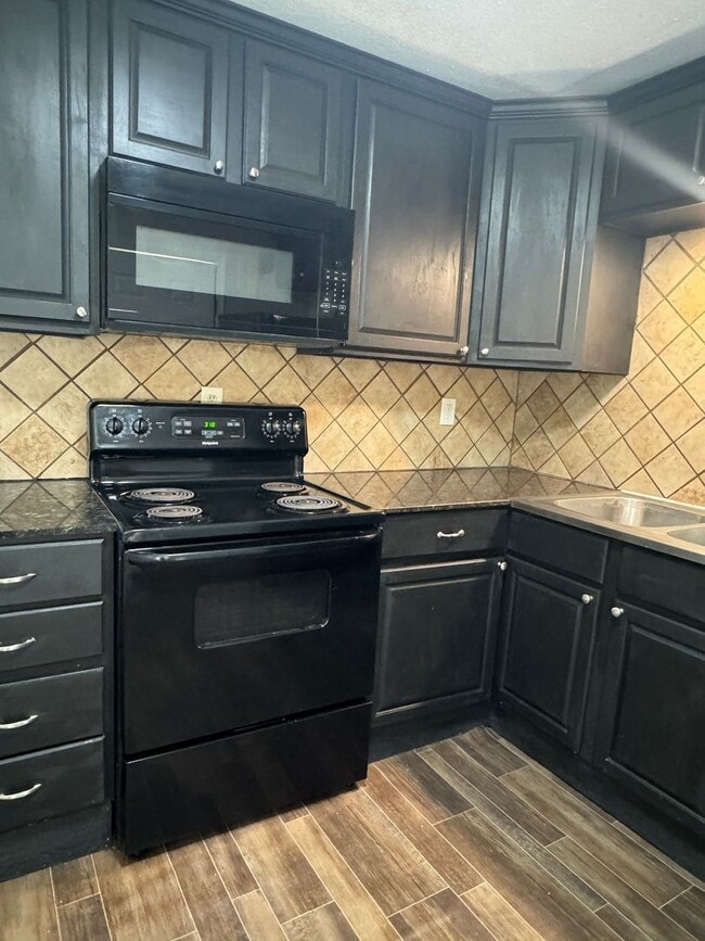 Foto del edificio - 2328 NW 46th St