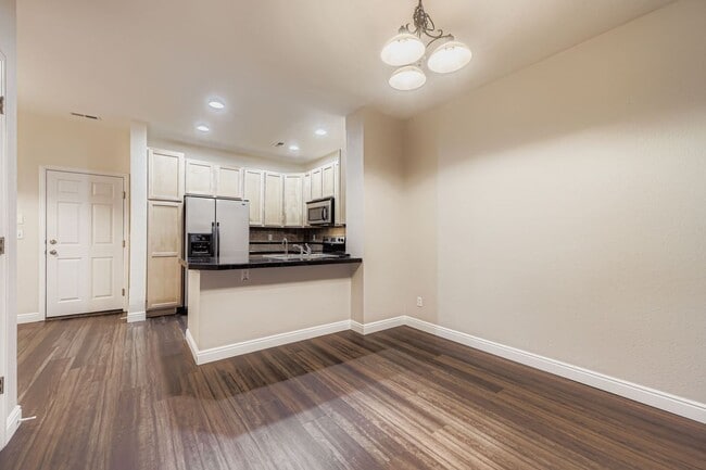 Building Photo - 1st MONTH RENT!! Gorgeous 2BD/2.5BA home l...