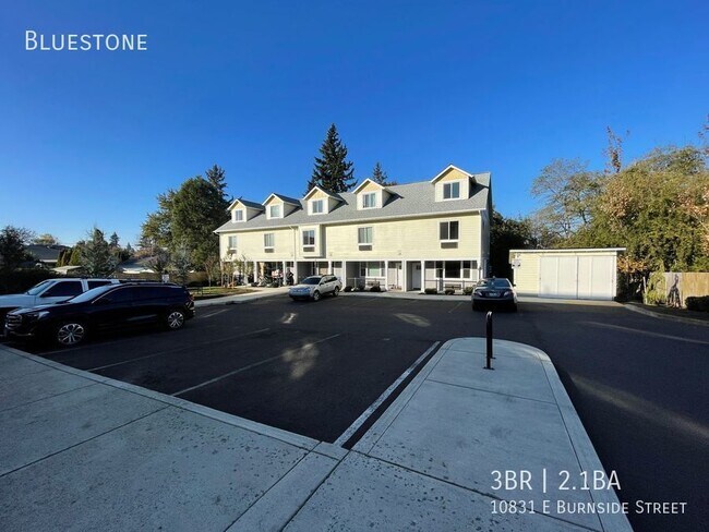 Building Photo - Newer 3br/2.5ba Townhome