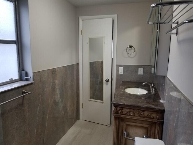Foto del edificio - 5861 NW 16th Pl