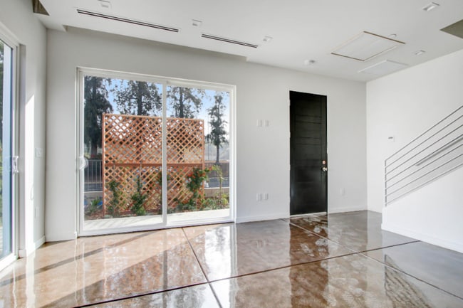 Building Photo - 5407 Huntington Dr