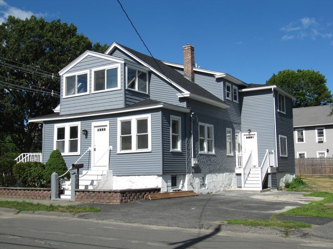 Primary Photo - 43 Edgewater Ave