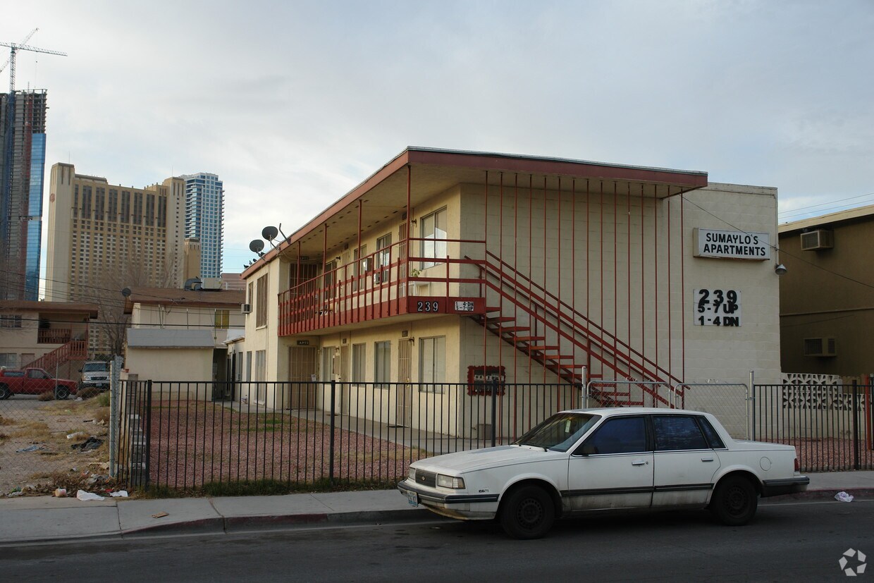 Primary Photo - 239 W Cleveland Ave
